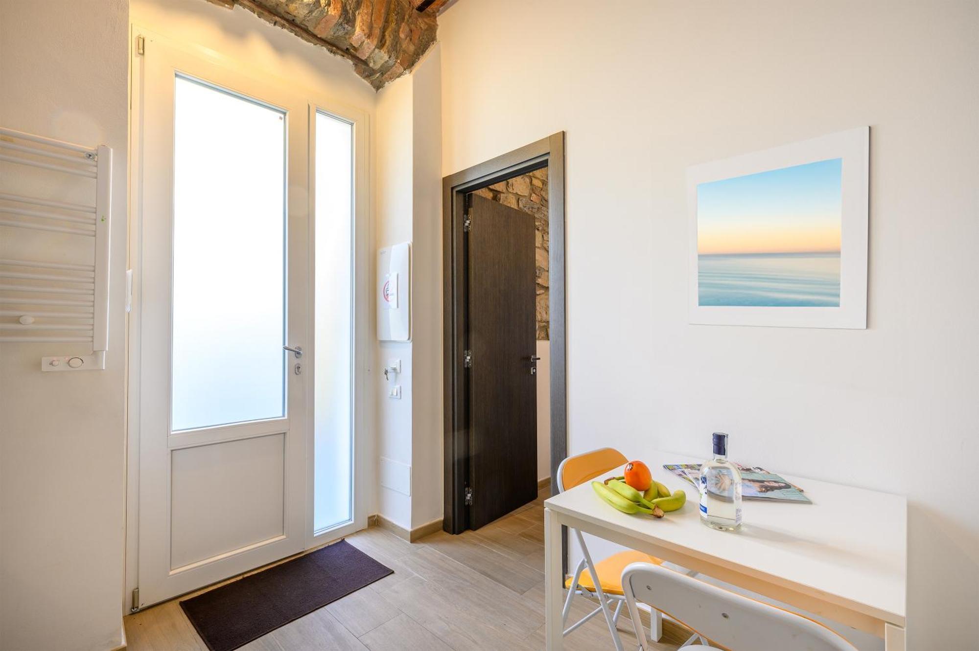 Iride Apartment Специя Екстериор снимка